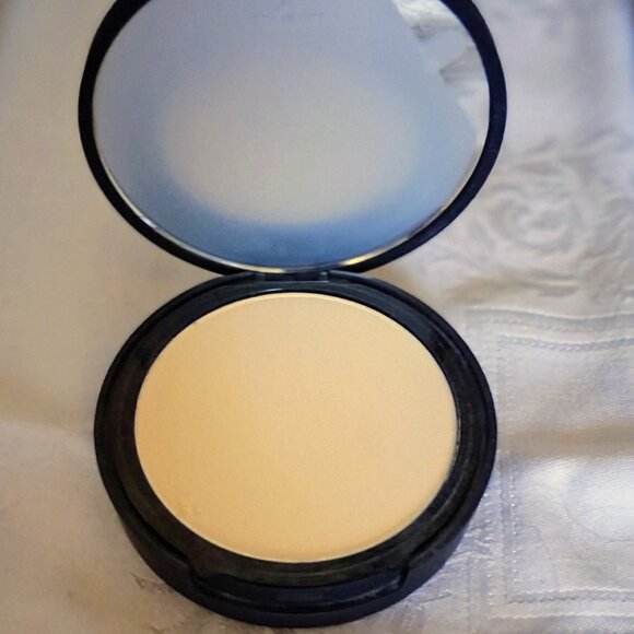 Supremo it Cosmetics Makeup Kit - Picture 6 of 12